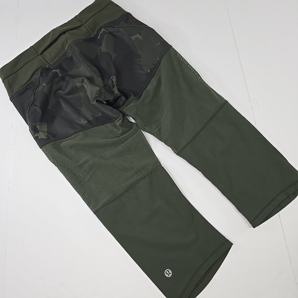 LULULEMON TRAINING TOUGH CROP SIZE 4 PALM PARTY GATOR GREEN LUXTREME MESH IN EUC